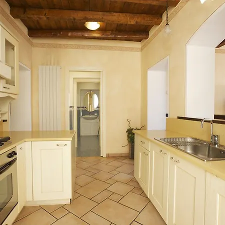 Lungolago Daire